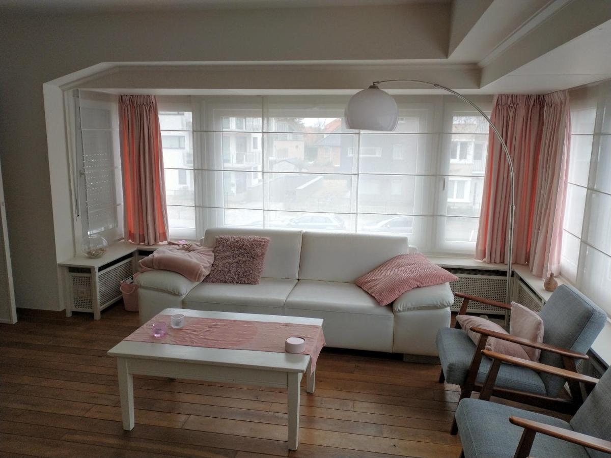 Zonnig Appartement Met 3 Slaapkamers En Gratis Parking Oostduinkerke-Bad Exterior foto