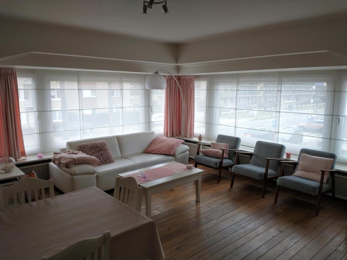 Zonnig Appartement Met 3 Slaapkamers En Gratis Parking Oostduinkerke-Bad Exterior foto